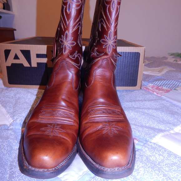 womens cowboy boots size 8
